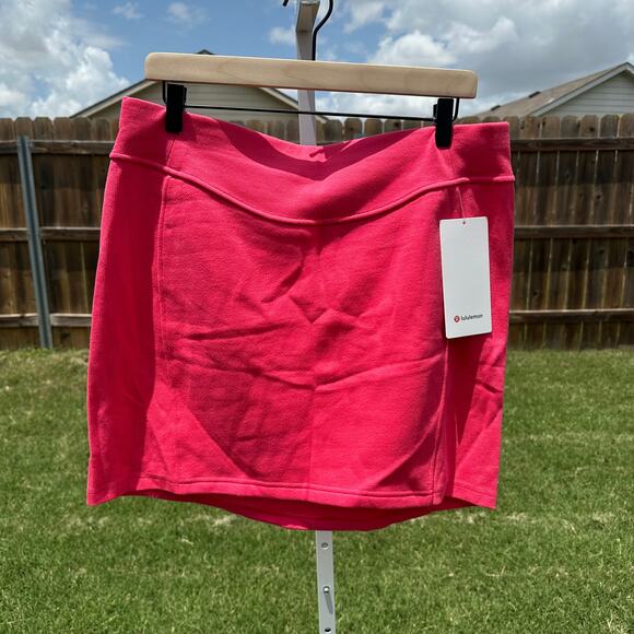 Lululemon Pink Mini Scuba Skirt Large - Picture 1 of 3